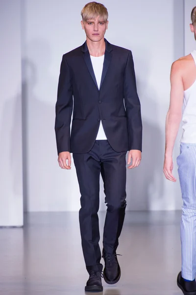 Look 37